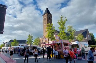 Avondmarkt Essen 2023 - (c) Noordernieuws - 20230804_183656