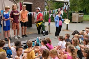 Veel volk op Kapelse speelpleinwerking