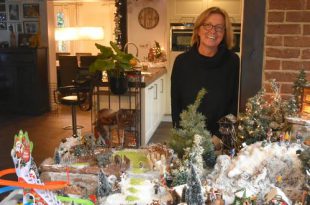 Hannelore Valencijns - Kerst - Kerstversiering maken - (c) Noordernieuws.be 2023 - HDB_0246u70