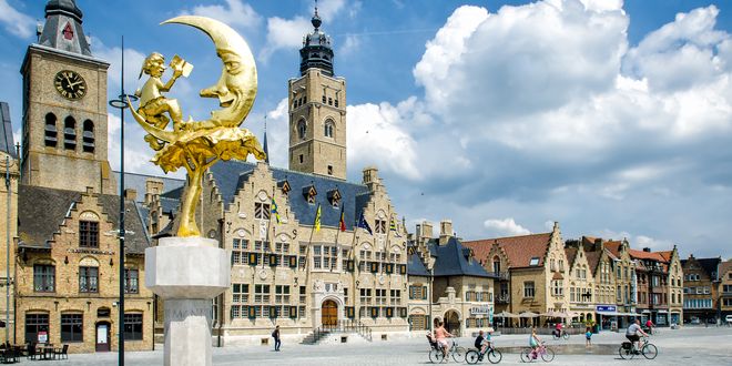 Tips voor Trips - Diksmuide - De poort naar de Westhoek - Grote Markt met Manneke