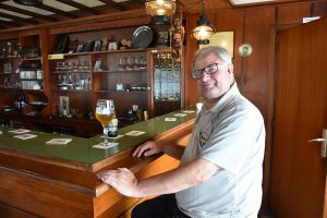 Gezellig aan de toog - Café Boentbos op Nieuwmoer