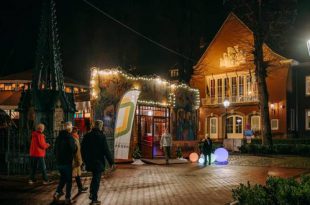 Spiegeltent zorgt opnieuw voor sfeer en gezelligheid