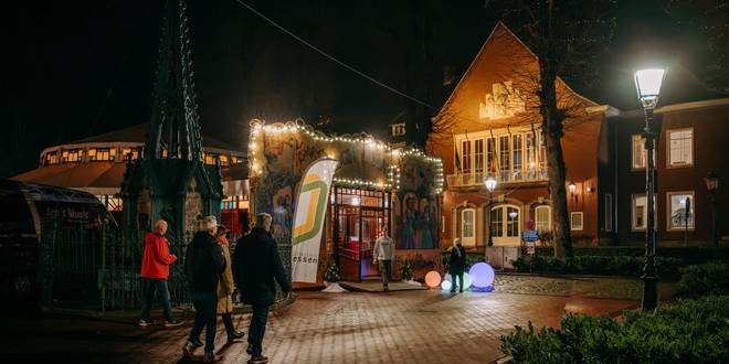 Spiegeltent zorgt opnieuw voor sfeer en gezelligheid