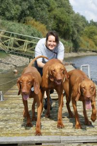 Trots op haar beroep Honden Uitlaten - Gaëlle Renette vertelt