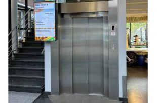 Werken aan lift gemeentehuis