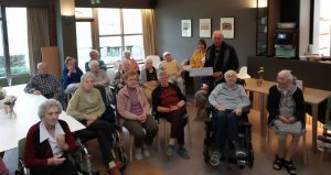 WZC Sint-Michael overhandigt Broeder Willy royale cheque voor missiewerken - Essen - (c) Noordernieuws 2025 - Anneleen Willems